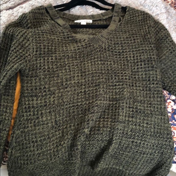 Sweater - Picture 4 of 4